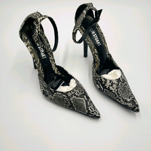 Clinton Stuart - Picture 1 of 10